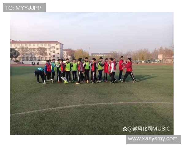 如何在足球比赛中灵活运用战术提升球队整体实力与配合默契